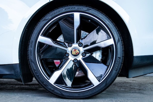 Used Porsche Taycan 2021 for sale - 75515383: Photo 14