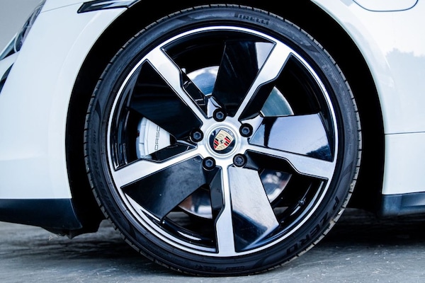 Used Porsche Taycan 2021 for sale - 75515383: Photo 15