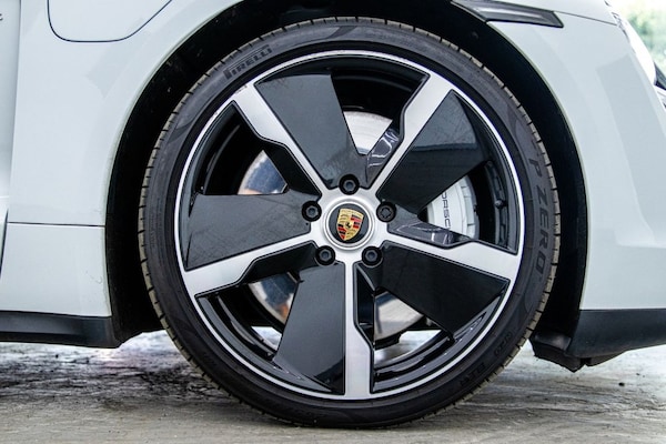 Used Porsche Taycan 2021 for sale - 75515383: Photo 21