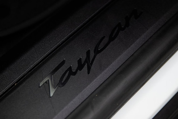 Used Porsche Taycan 2021 for sale - 75515383: Photo 25