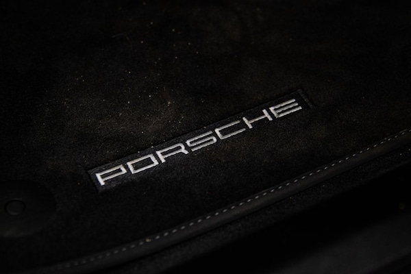 Used Porsche Taycan 2021 for sale - 75515383: Photo 30