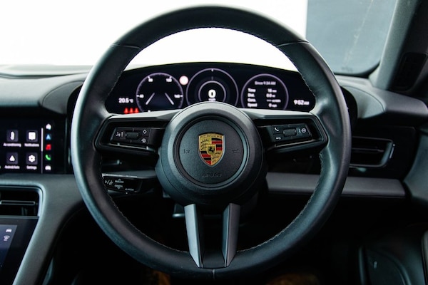 Used Porsche Taycan 2021 for sale - 75515383: Photo 31
