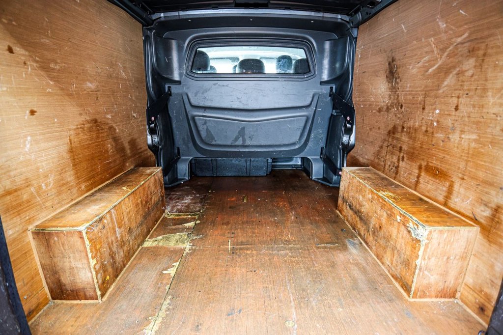 Used Vauxhall Vivaro 2016 for sale - 76950685: Photo 11