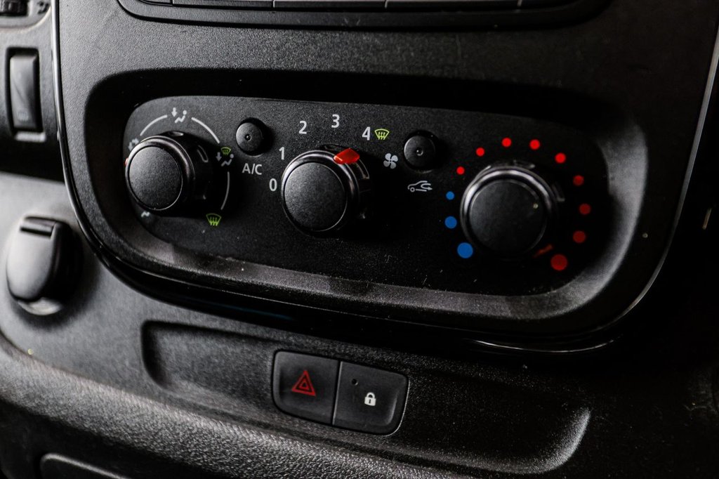 Used Vauxhall Vivaro 2016 for sale - 76950685: Photo 41