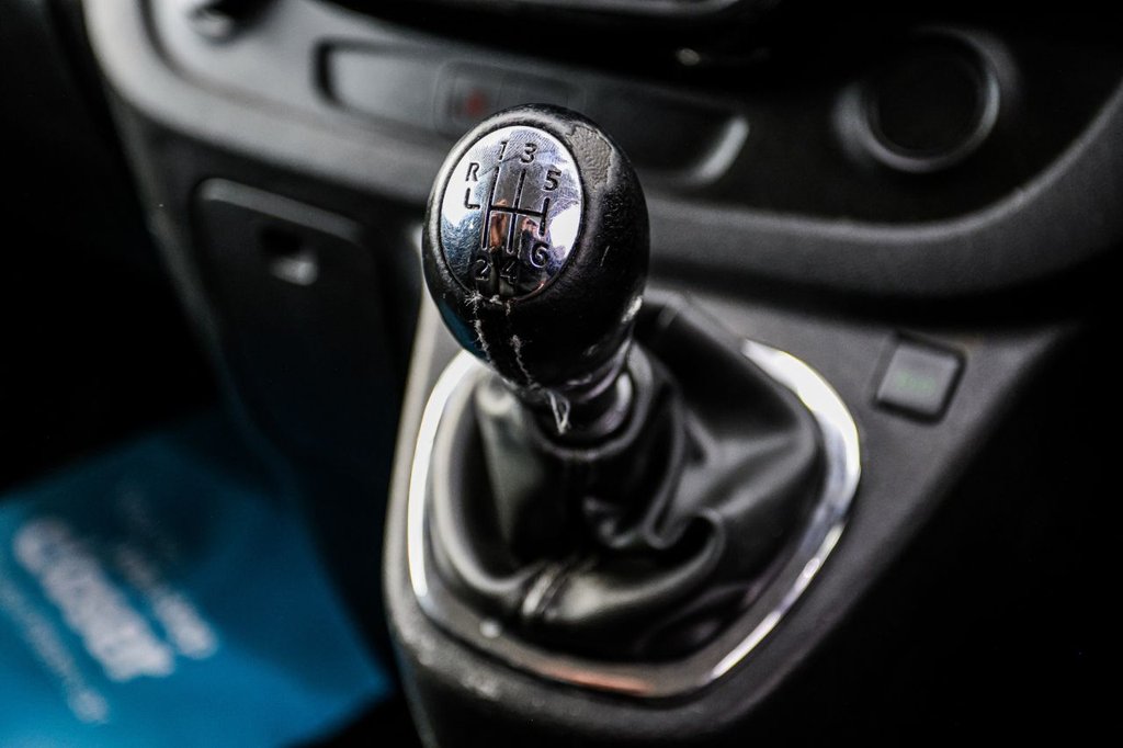 Used Vauxhall Vivaro 2016 for sale - 76950685: Photo 42