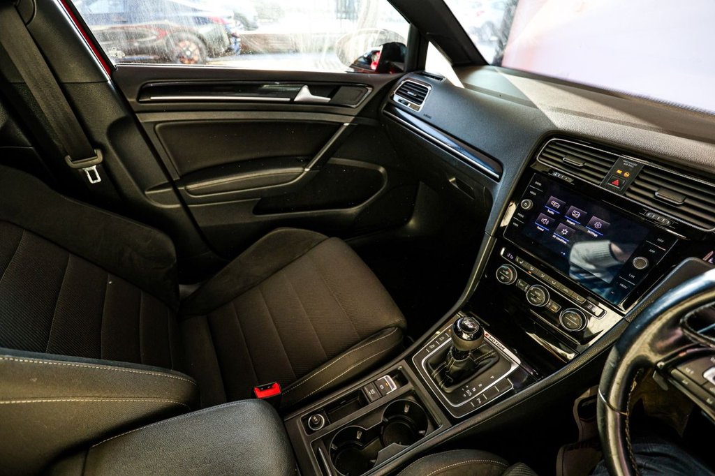 Used Volkswagen Golf 2017 for sale - 77165920: Photo 49