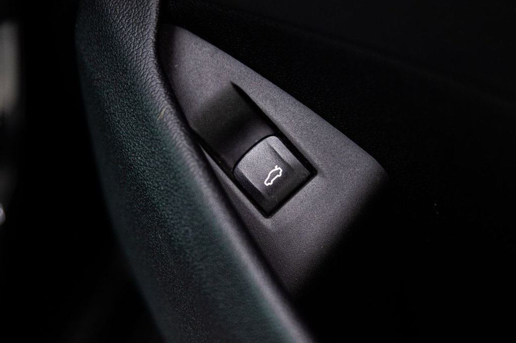 Used BMW 8 Series 2019 for sale - 76783359: Photo 32