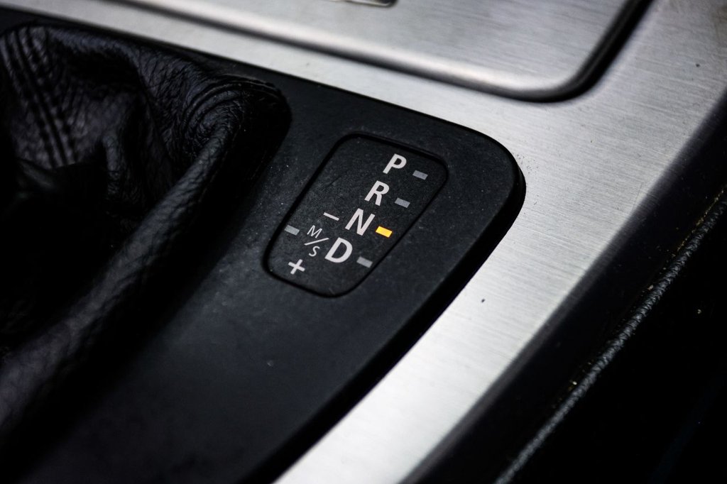 Used BMW 3 Series 2011 for sale - 77407688: Photo 45