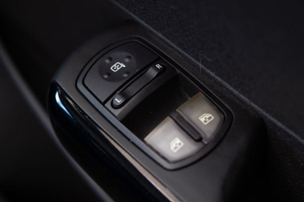 Used Vauxhall Corsa 2008 for sale - 76023626: Photo 31