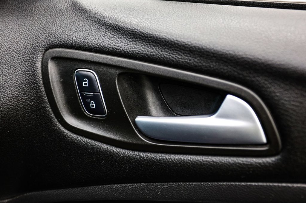 Used Ford Kuga 2017 for sale - 77250189: Photo 30