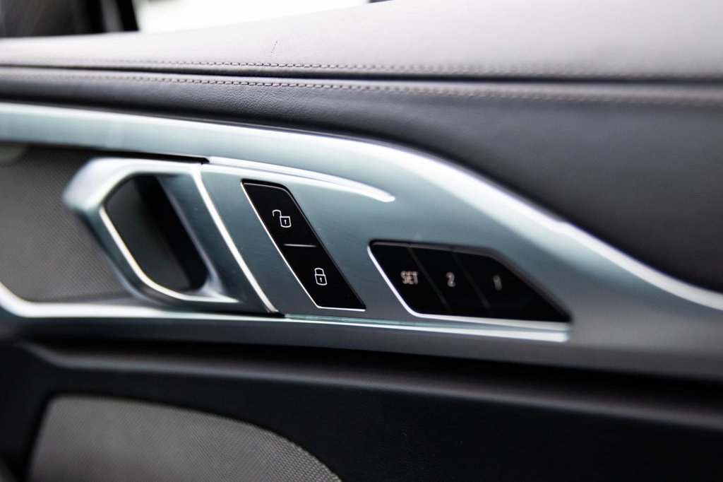 Used BMW 8 Series 2019 for sale - 76923335: Photo 31