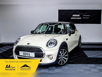 Used MINI Hatch 2018 for sale - 75606995: Photo