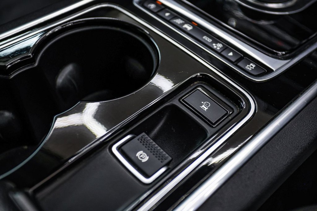 Used Jaguar XE 2017 for sale - 77991291: Photo 44