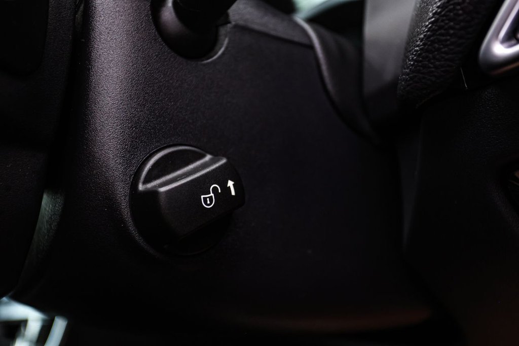 Used Jaguar XE 2017 for sale - 77991291: Photo 48