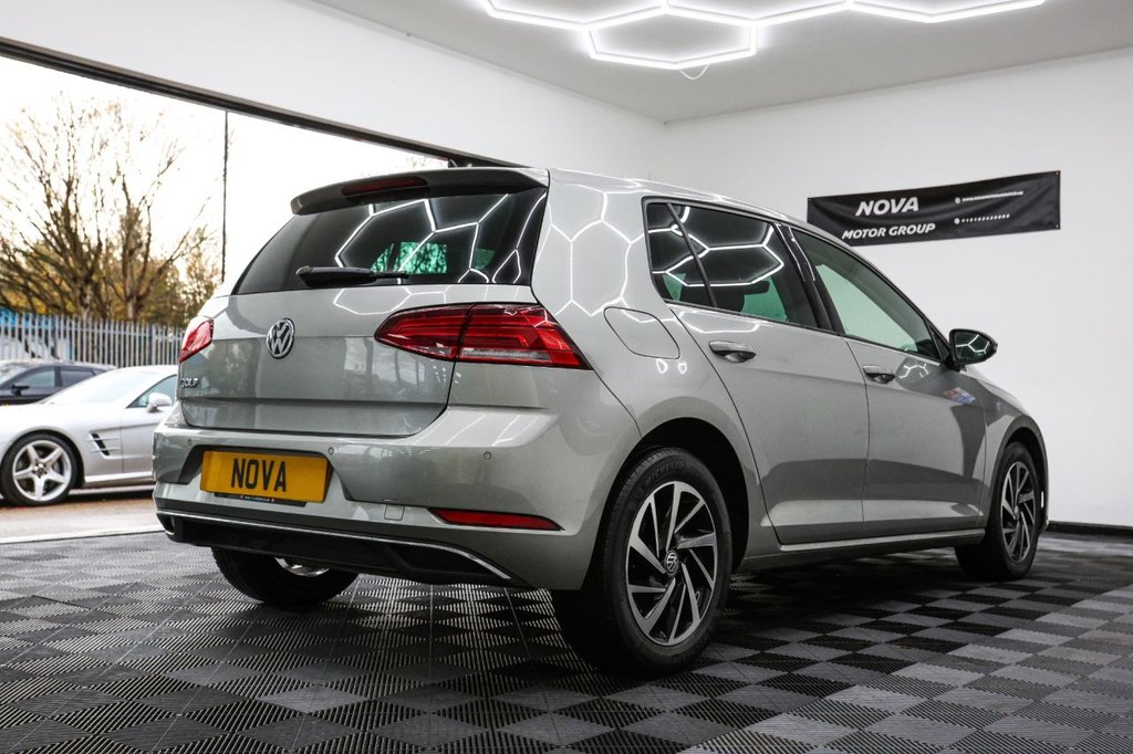 Used Volkswagen Golf 2020 for sale - 76546917: Photo 10