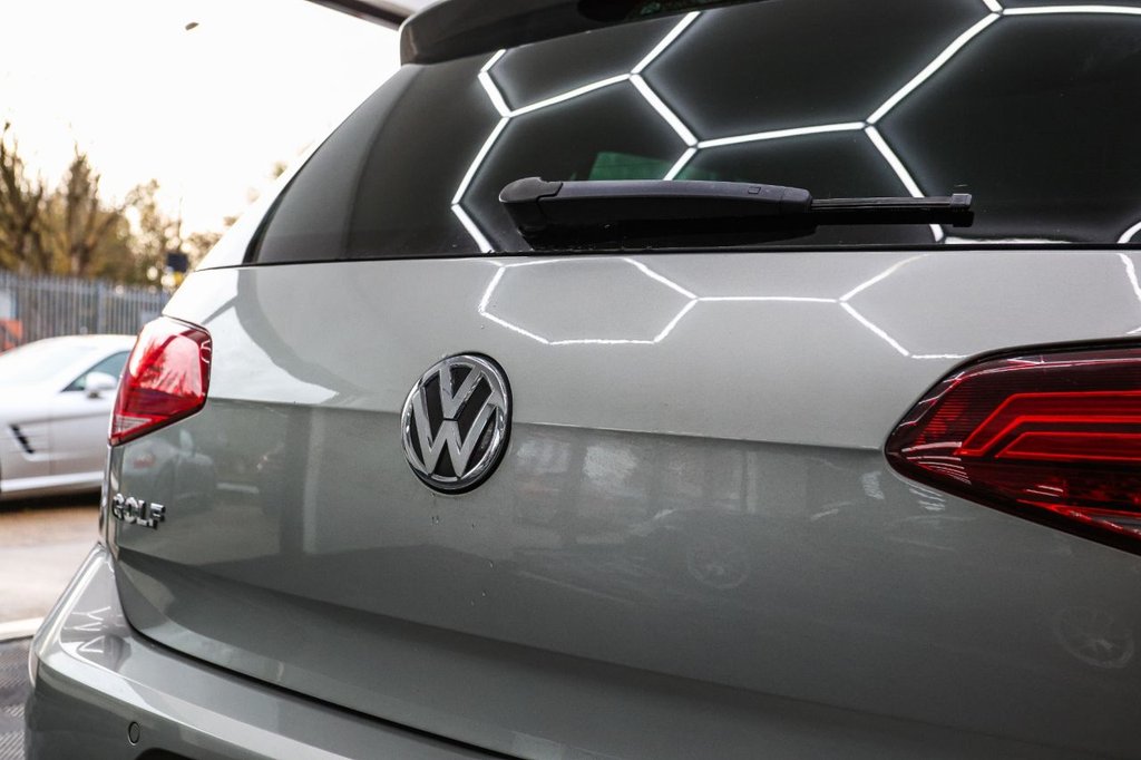 Used Volkswagen Golf 2020 for sale - 76546917: Photo 13