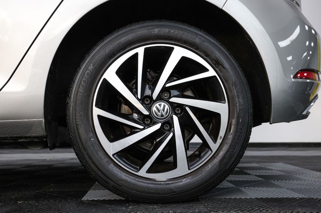 Used Volkswagen Golf 2020 for sale - 76546917: Photo 15