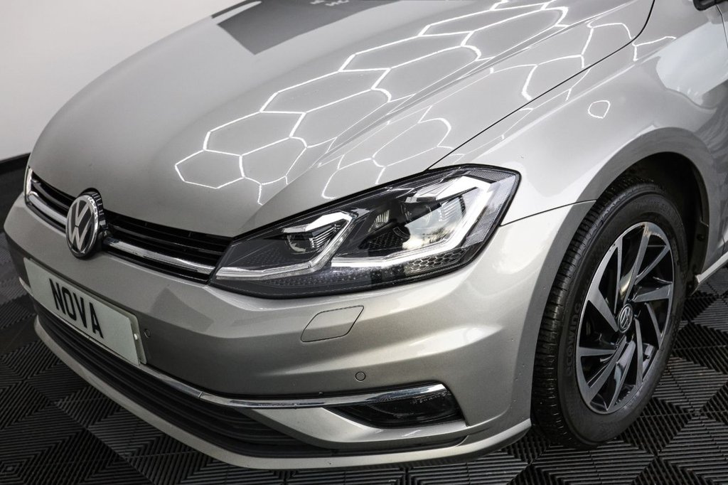 Used Volkswagen Golf 2020 for sale - 76546917: Photo 18