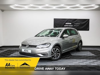 Used Volkswagen Golf 2020 for sale - 76546917: Photo