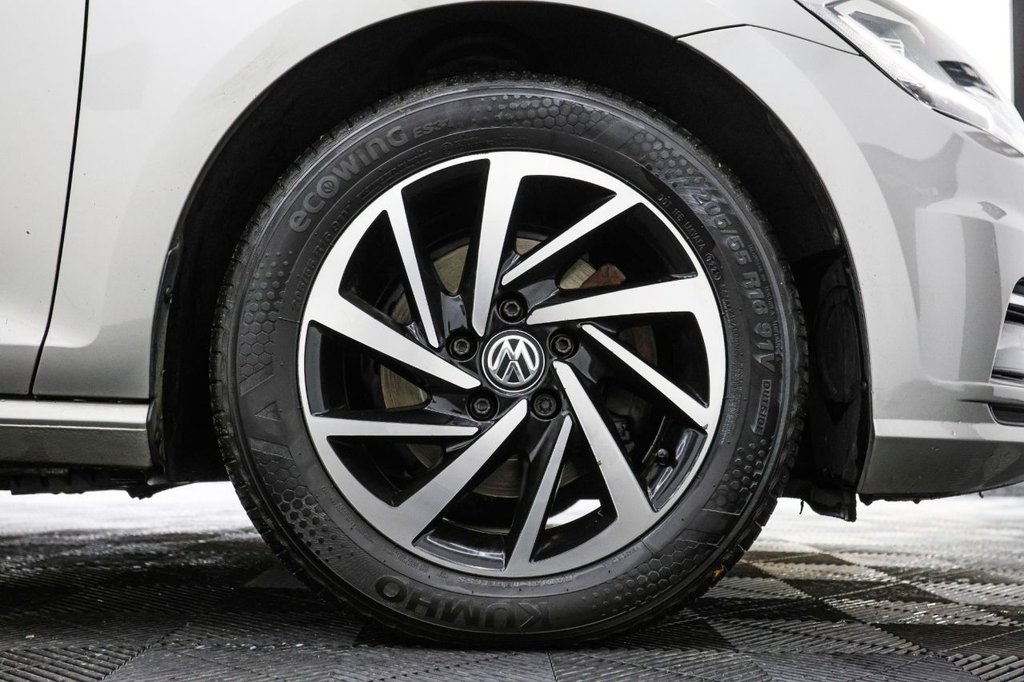 Used Volkswagen Golf 2020 for sale - 76546917: Photo 22