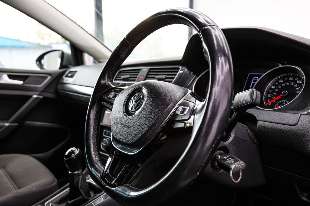 Used Volkswagen Golf 2020 for sale - 76546917: Photo 31