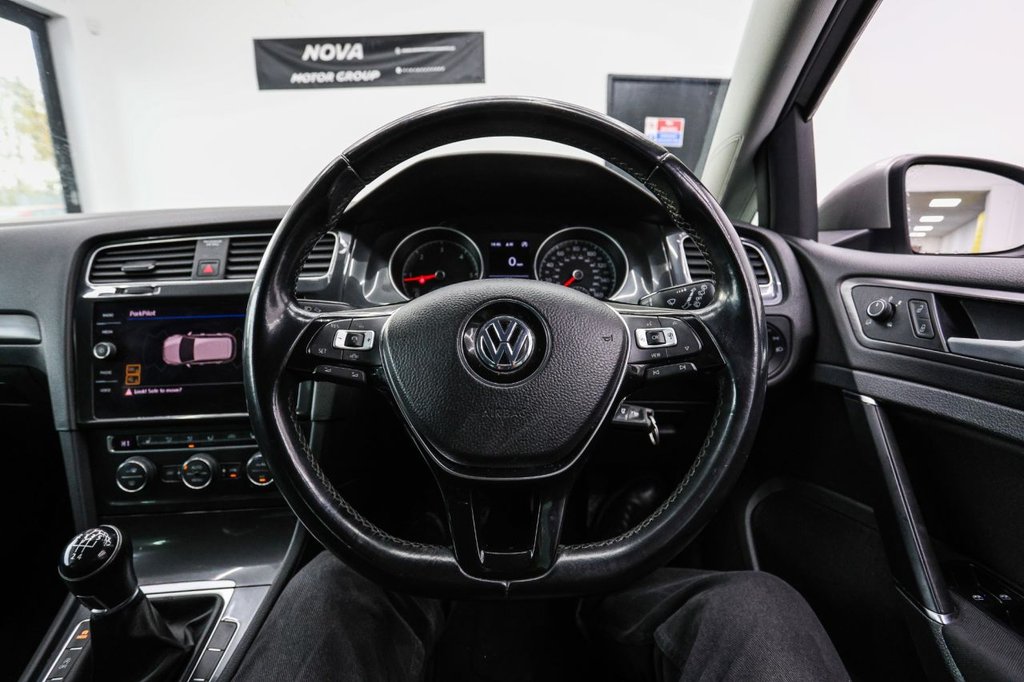 Used Volkswagen Golf 2020 for sale - 76546917: Photo 32