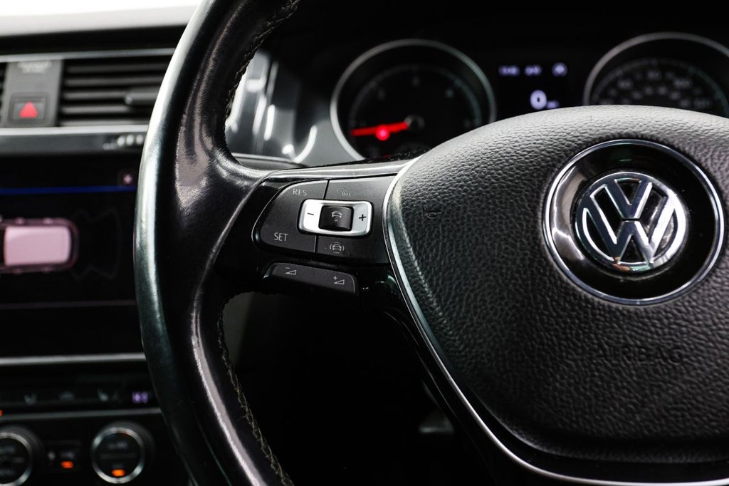 Used Volkswagen Golf 2020 for sale - 76546917: Photo 33