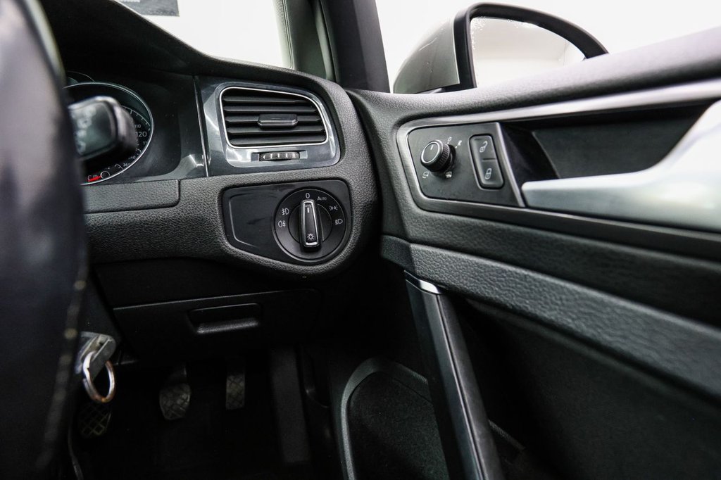 Used Volkswagen Golf 2020 for sale - 76546917: Photo 37