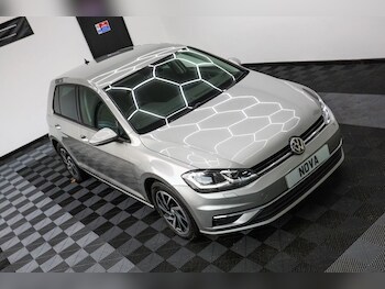 Used Volkswagen Golf 2020 for sale - 76546917: Photo