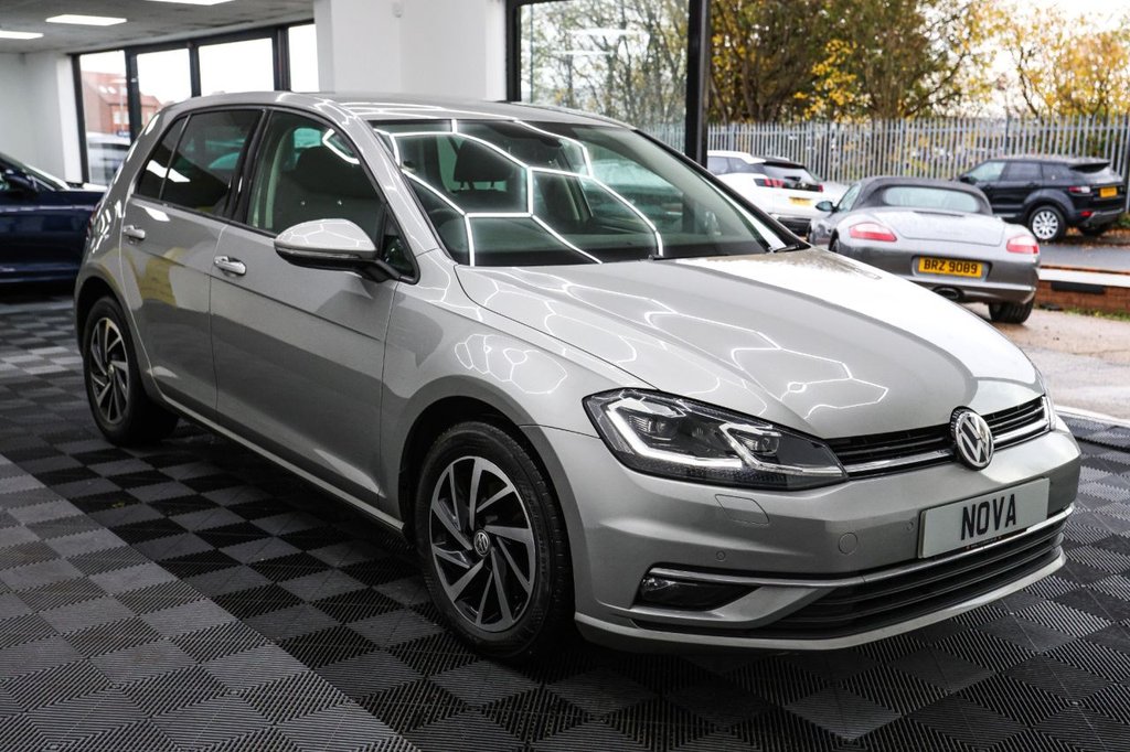 Used Volkswagen Golf 2020 for sale - 76546917: Photo 9