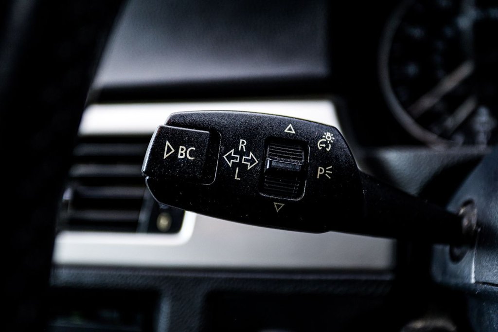 Used BMW 3 Series 2005 for sale - 77499120: Photo 32