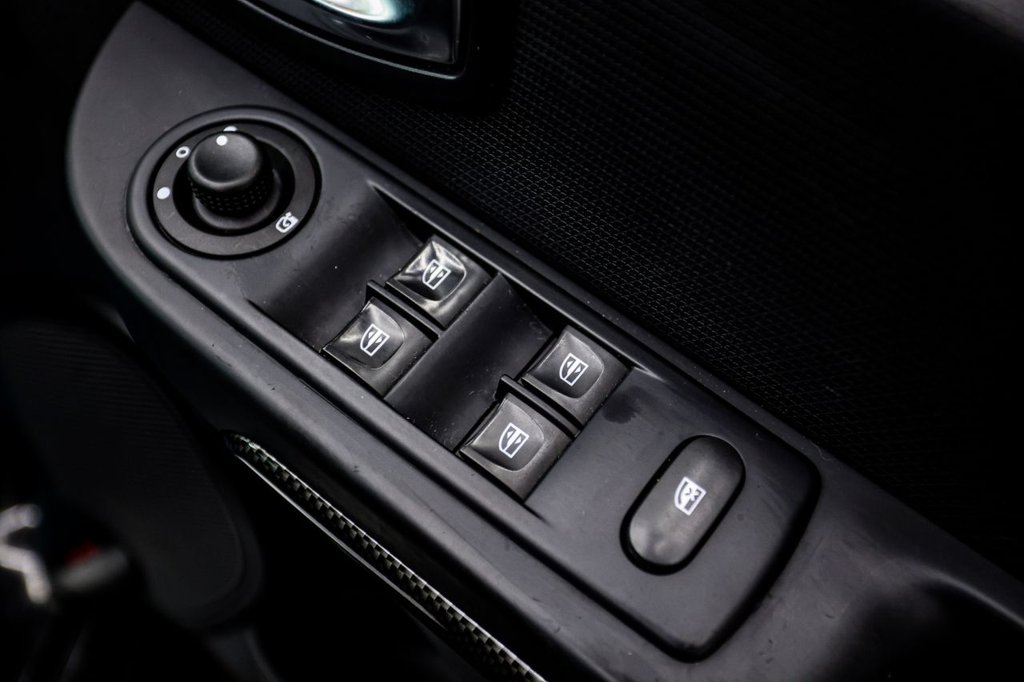 Used Renault Clio 2015 for sale - 77313540: Photo 28