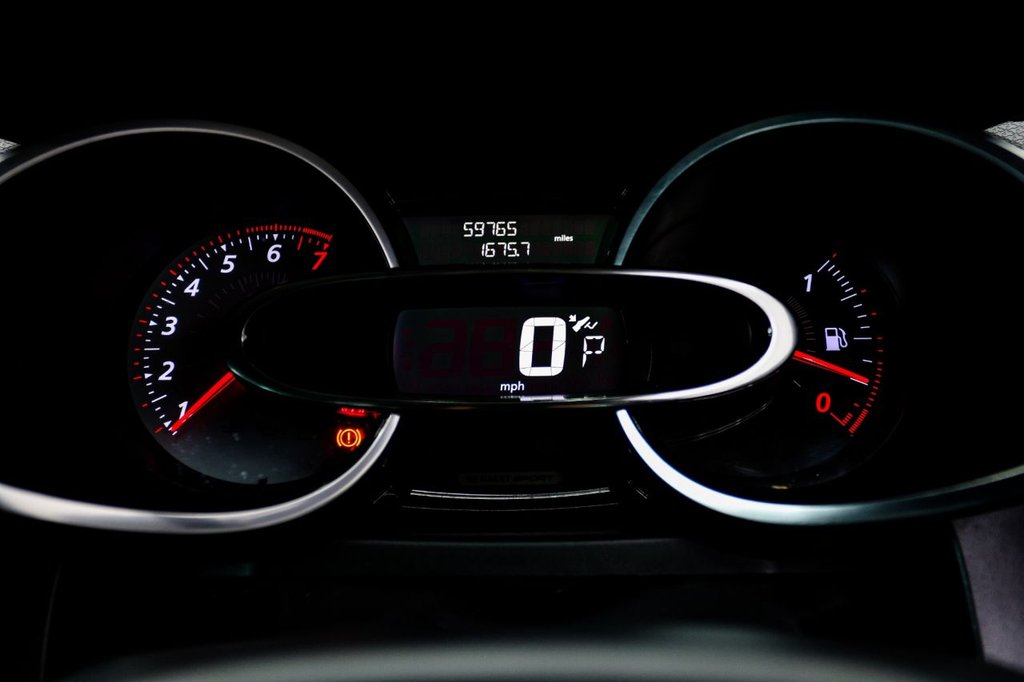 Used Renault Clio 2015 for sale - 77313540: Photo 40