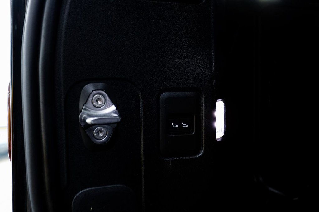 Used Land Rover Defender 2020 for sale - 77880325: Photo 15