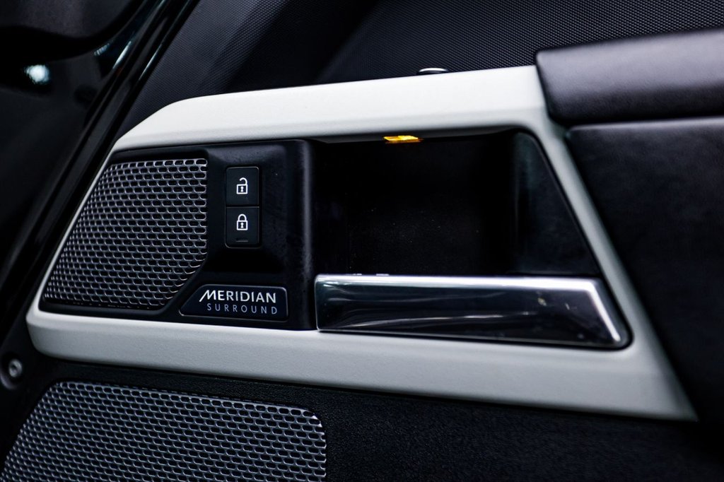 Used Land Rover Defender 2020 for sale - 77880325: Photo 37