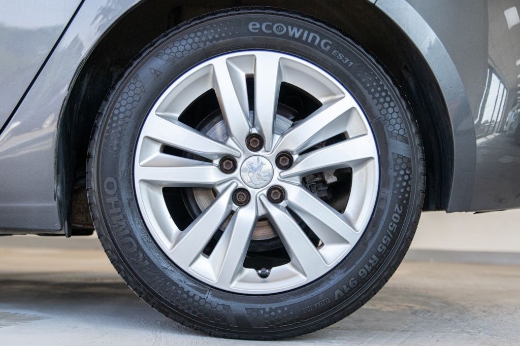 Used Peugeot 308 2017 for sale - 76900461: Photo 11