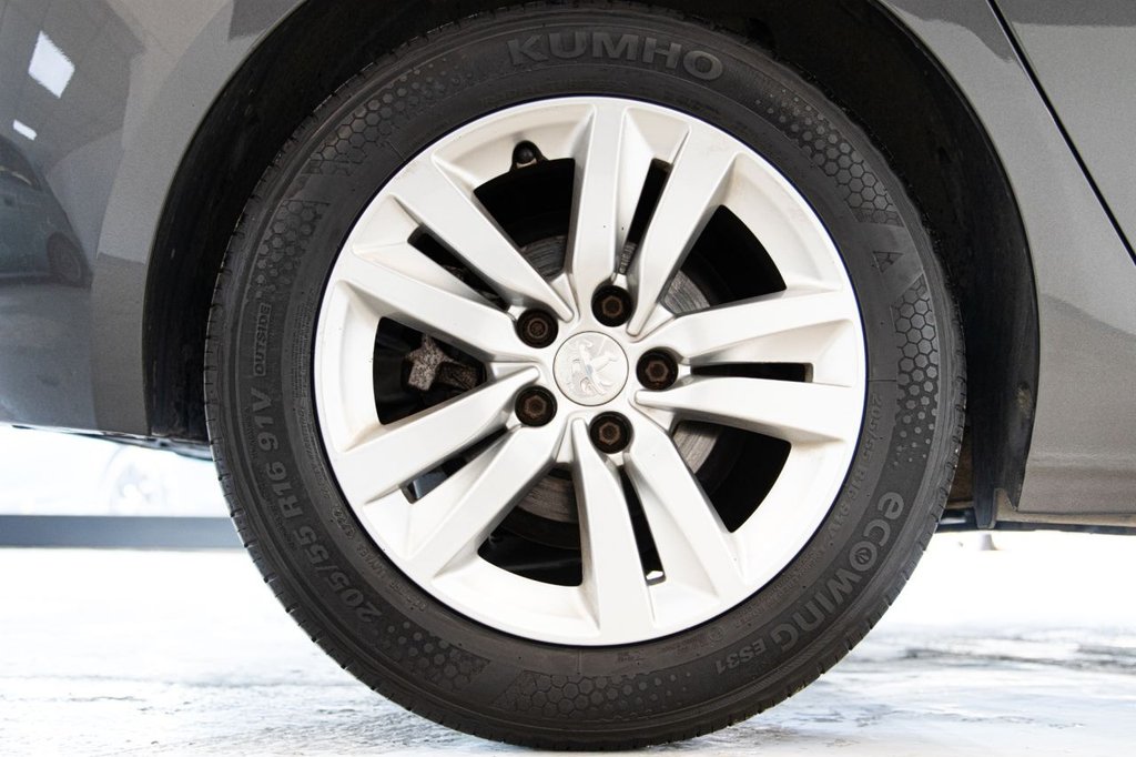 Used Peugeot 308 2017 for sale - 76900461: Photo 18