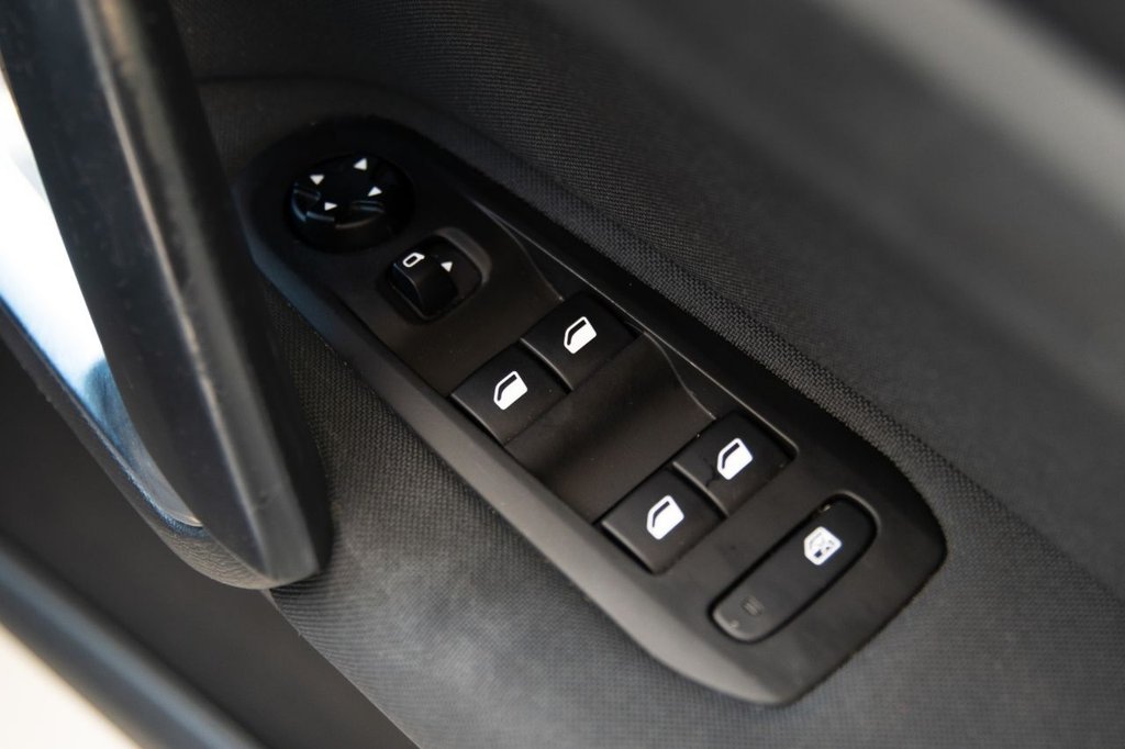 Used Peugeot 308 2017 for sale - 76900461: Photo 21