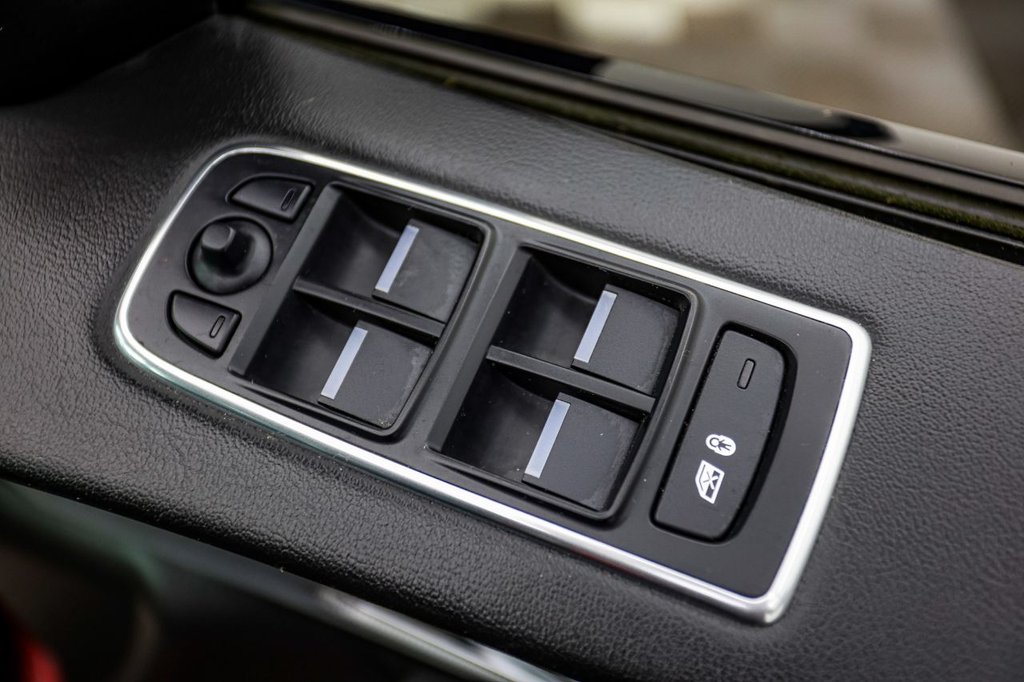 Used Jaguar F-Pace 2020 for sale - 77636697: Photo 32