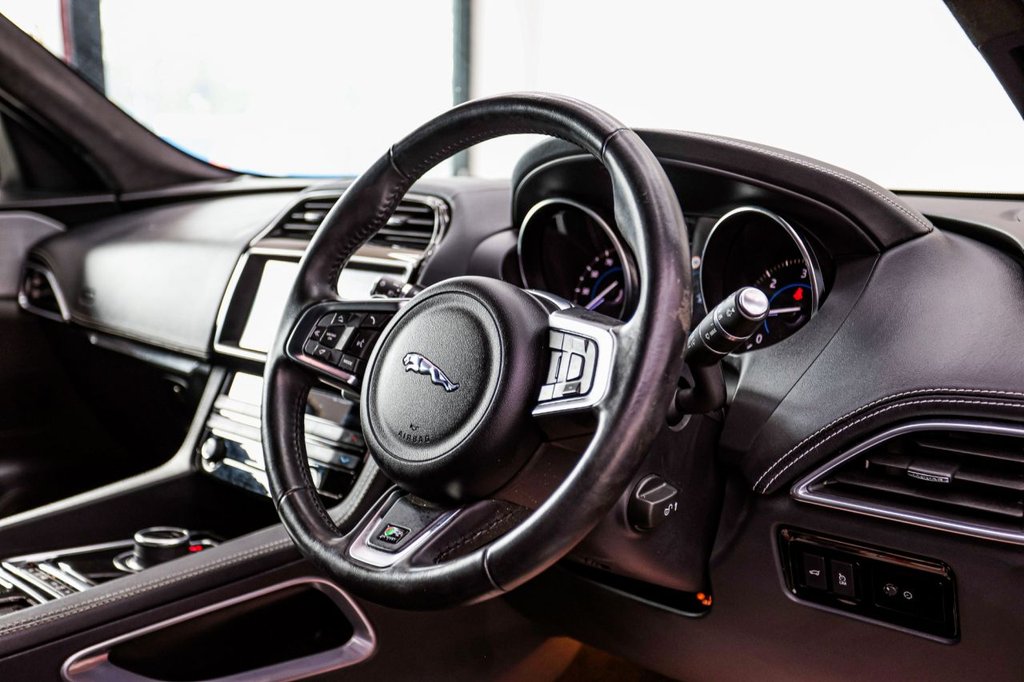 Used Jaguar F-Pace 2020 for sale - 77636697: Photo 33