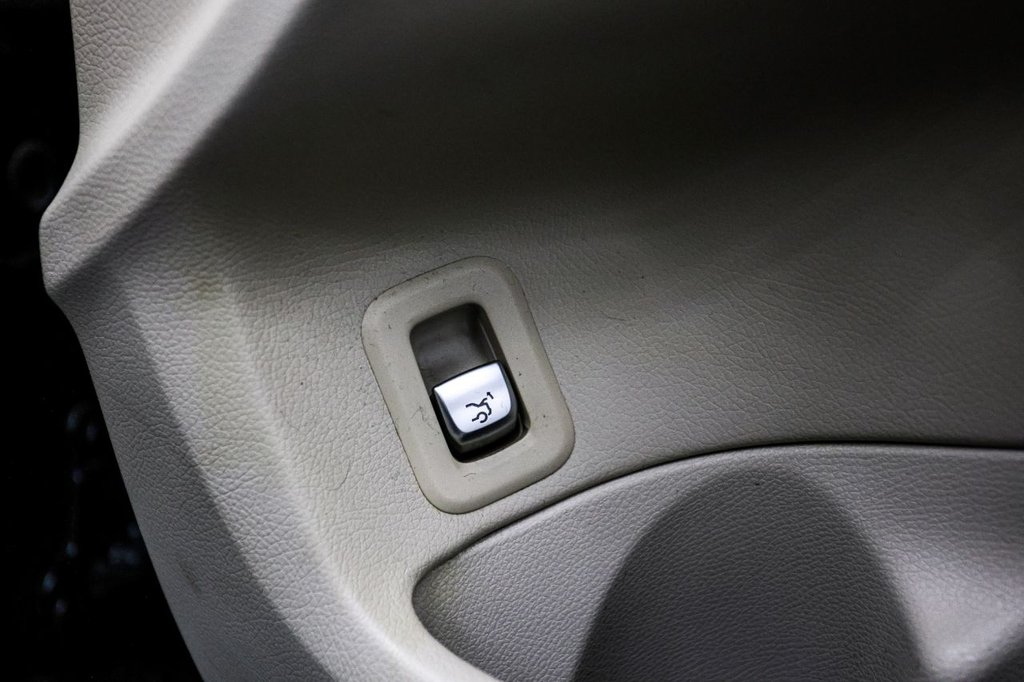 Used Mercedes-Benz C Class 2017 for sale - 76784053: Photo 32