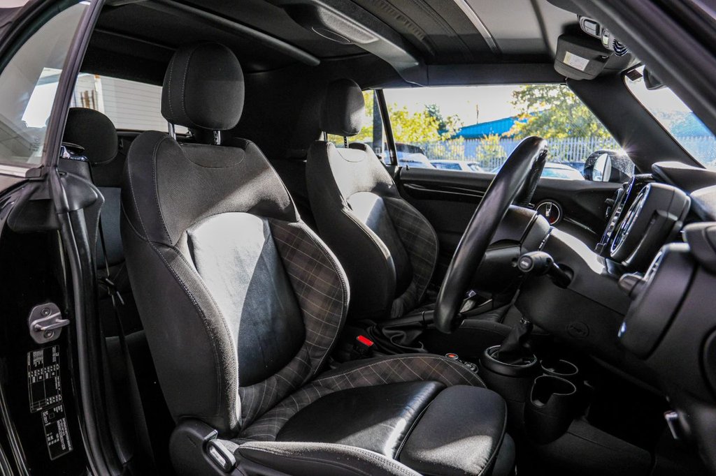 Used MINI Convertible 2017 for sale - 77952554: Photo 23