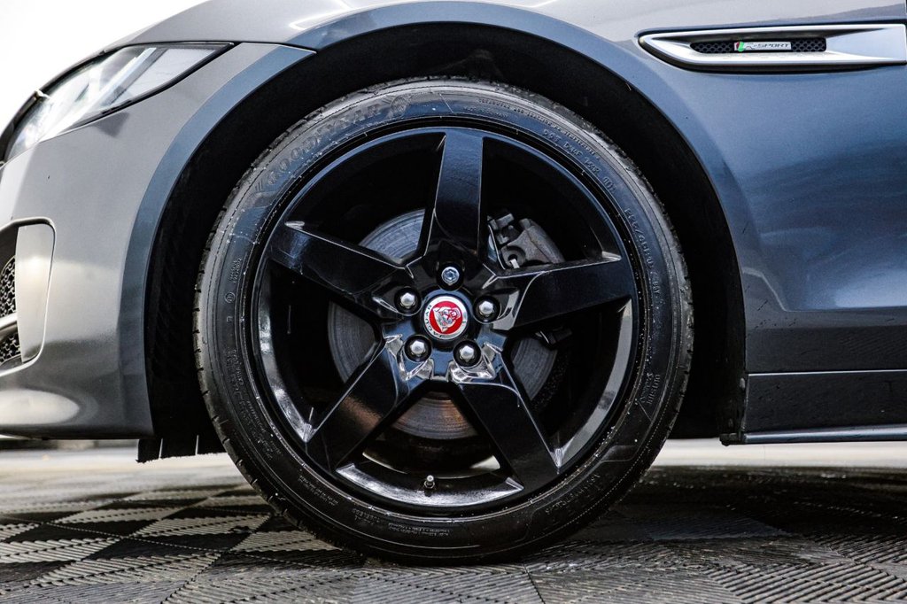 Used Jaguar XE 2017 for sale - 77037875: Photo 16