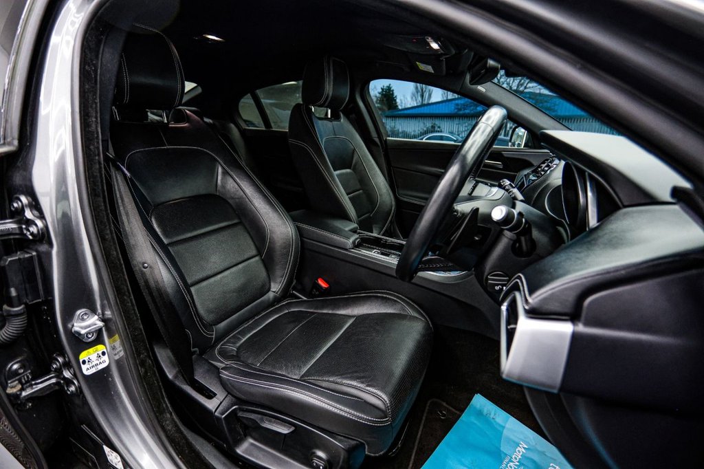 Used Jaguar XE 2017 for sale - 77037875: Photo 25