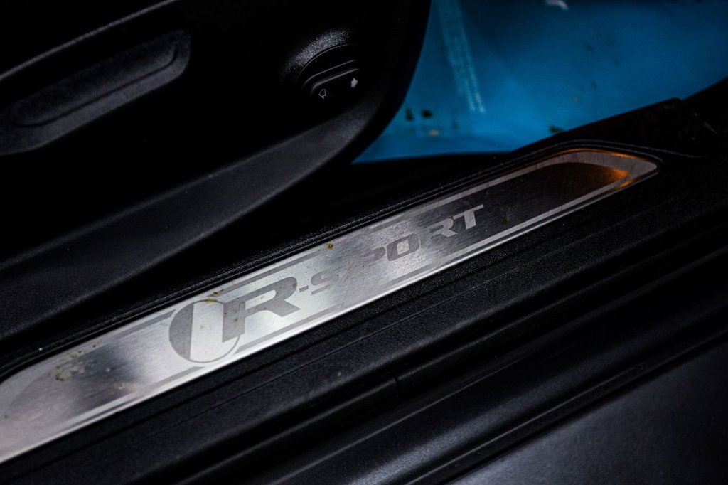 Used Jaguar XE 2017 for sale - 77037875: Photo 30