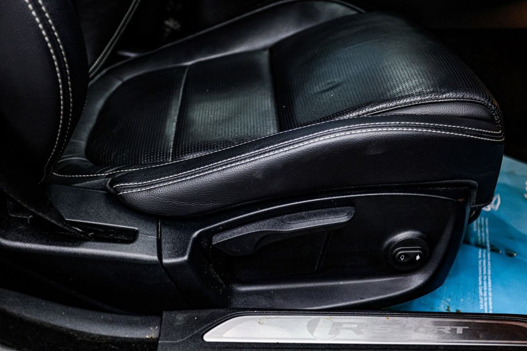 Used Jaguar XE 2017 for sale - 77037875: Photo 31