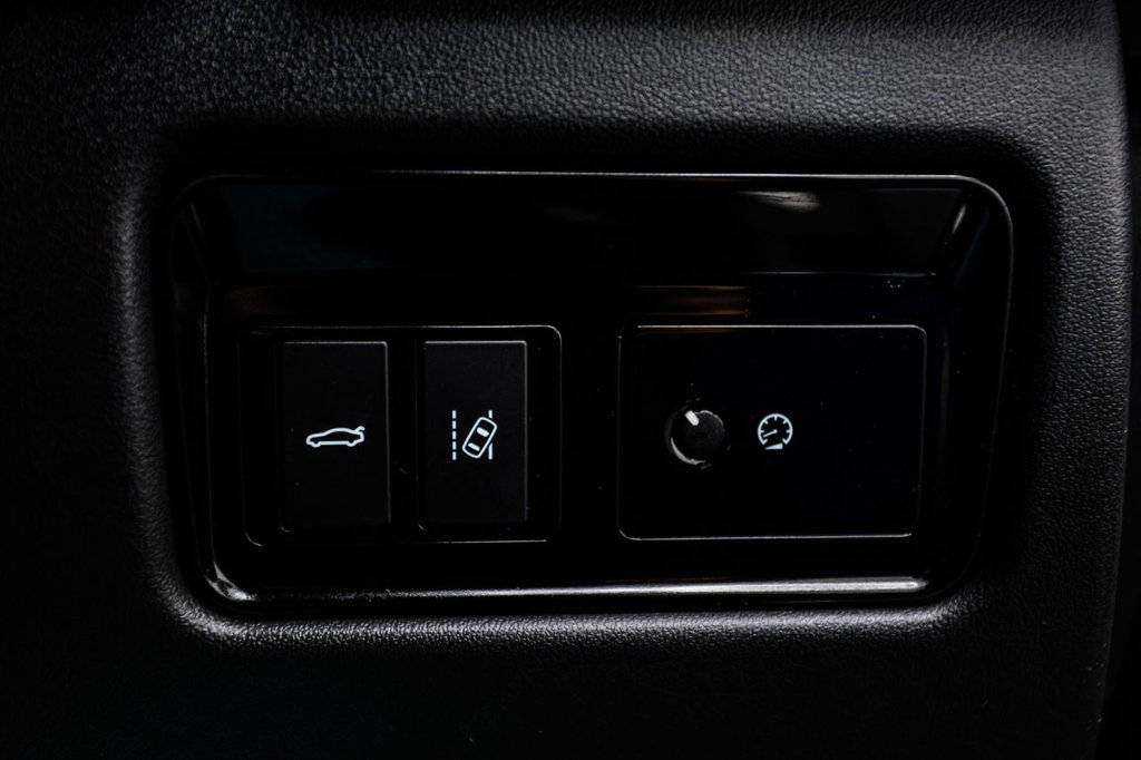 Used Jaguar XE 2017 for sale - 77037875: Photo 33