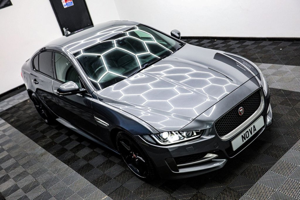 Used Jaguar XE 2017 for sale - 77037875: Photo 4