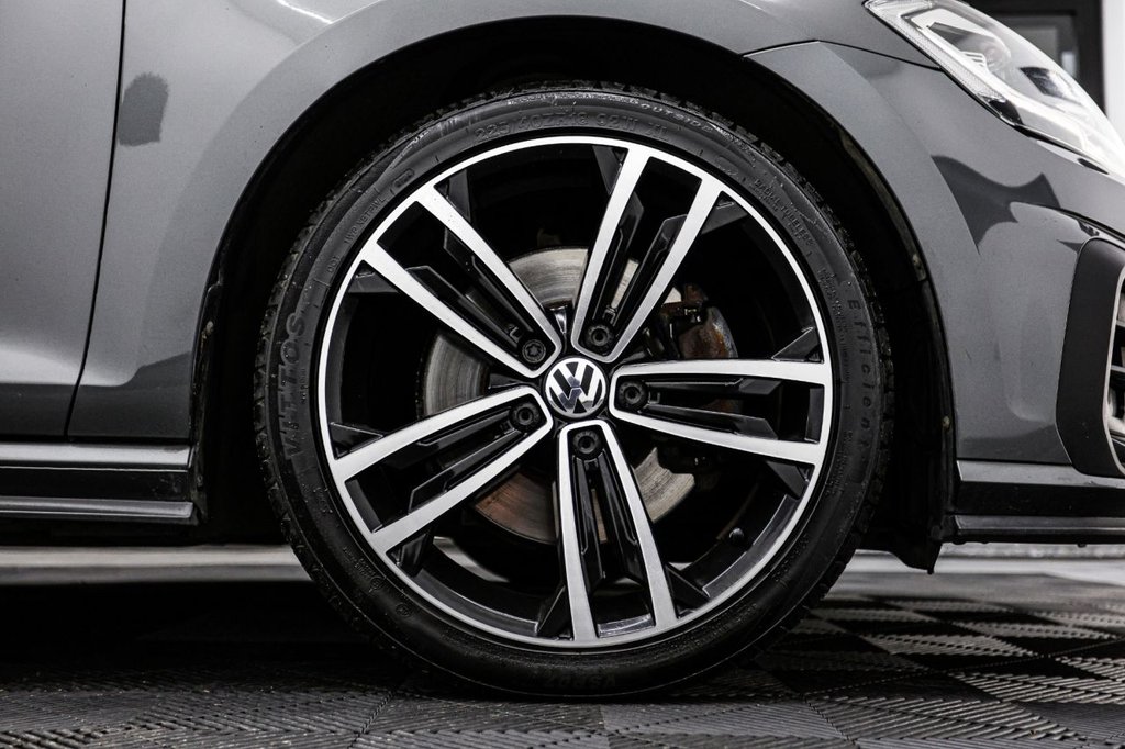 Used Volkswagen Golf 2019 for sale - 76883507: Photo 24