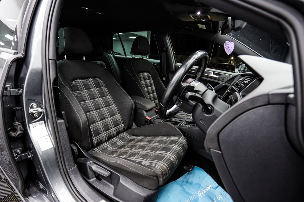 Used Volkswagen Golf 2019 for sale - 76883507: Photo 27